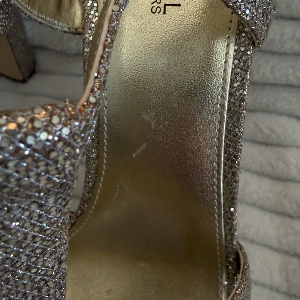 Michael Kors Catalina Gold Glitter T-Strap Block Heel Sandals Open Toe Party - Picture 4 of 8
